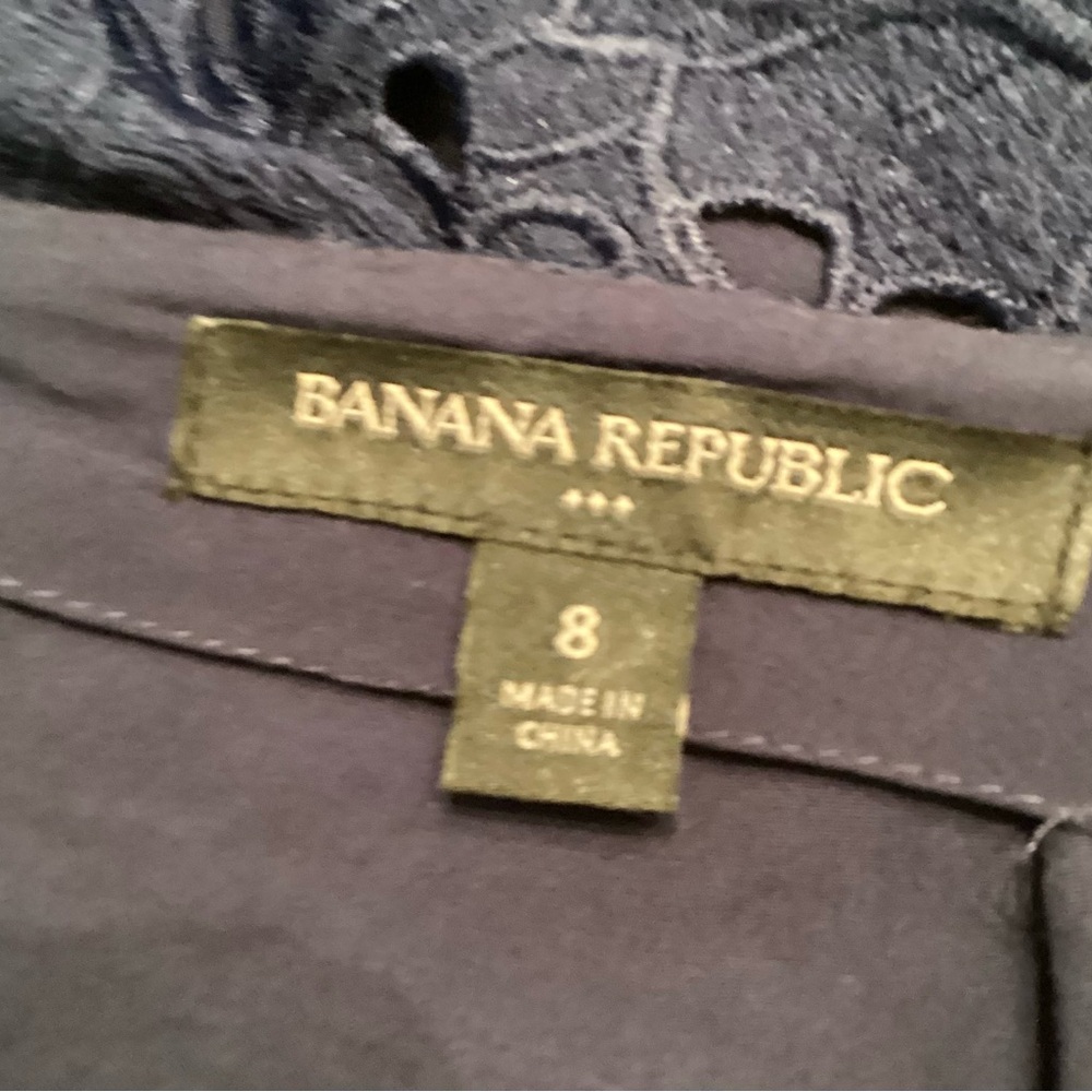 Y2K Banana Republic Navy Lace Pencil Skirt - Picture 3 of 4
